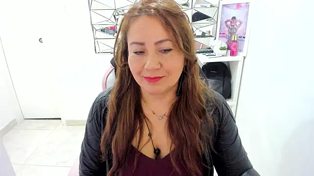 Snapshot of camixxx_m chatting on April 2026 11:34:01 AM camixxx m online show from April 2026 11:34:01 AM