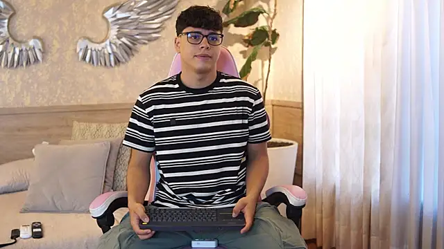 Ethan occonor online show from December 2025 12:25:02 PM