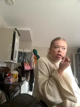 Snapshot of KaylaTrudi chatting on November 2025 10:59:01 AM KaylaTrudi online show from November 2025 10:59:01 AM