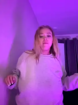 Snapshot of KaylaTrudi chatting on November 2025 08:42:01 PM KaylaTrudi online show from November 2025 08:42:01 PM