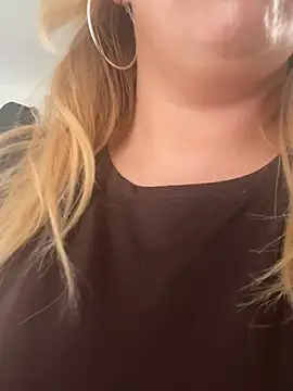 Snapshot of KaylaTrudi chatting on January 2026 01:05:02 PM KaylaTrudi online show from January 2026 01:05:02 PM