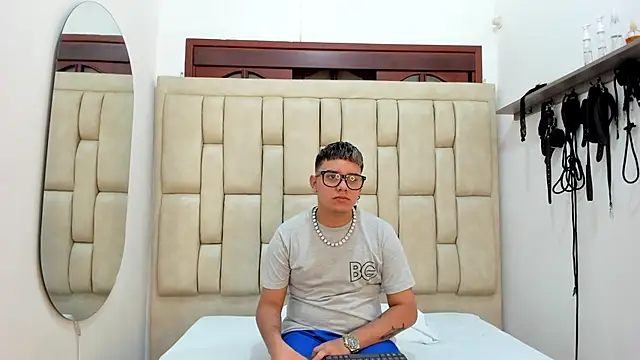 DavilANDkevin2 online show from October 2025 12:55:01 AM