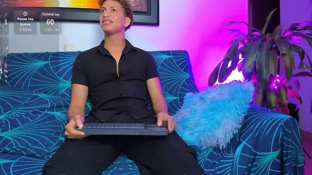 Snapshot of ECSTASYX2_2001 chatting on November 2025 04:56:02 AM ECSTASYX2 2001 online show from November 2025 04:56:02 AM