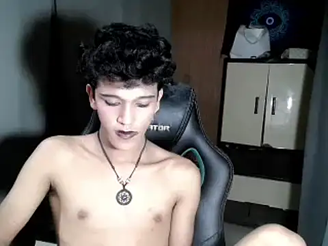 kenbigcockxx online show from November 2025 05:12:01 PM