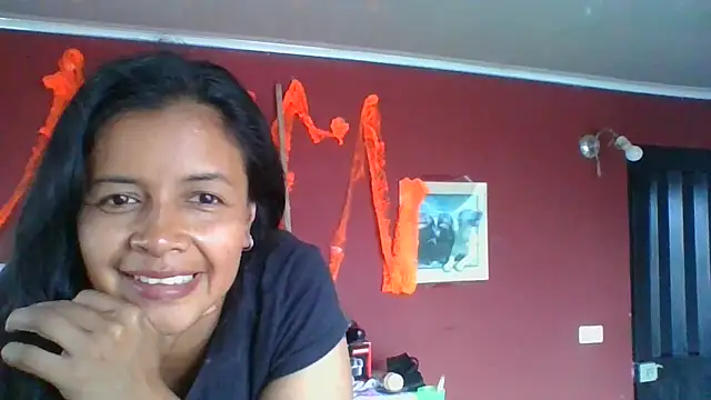 Snapshot of DianaOchoa_ chatting on October 2025 07:34:02 PM DianaOchoa online show from October 2025 07:34:02 PM