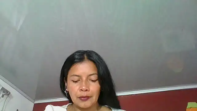 Snapshot of DianaOchoa_ chatting on November 2025 07:35:02 PM DianaOchoa online show from November 2025 07:35:02 PM