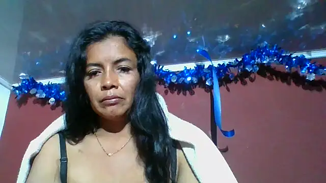 Snapshot of DianaOchoa_ chatting on December 2025 10:42:01 AM DianaOchoa online show from December 2025 10:42:01 AM