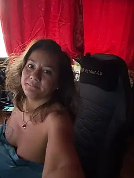 Snapshot of Vahine_tahiti987 chatting on March 2026 07:42:01 PM Vahine tahiti987 online show from March 2026 07:42:01 PM