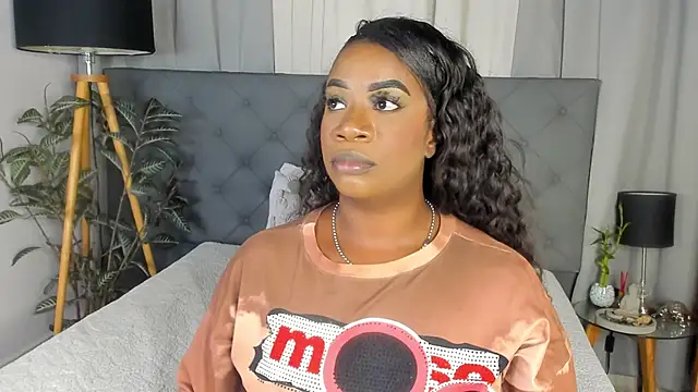 Snapshot of Keily-w chatting on November 2025 08:36:02 PM Keily-w online show from November 2025 08:36:02 PM