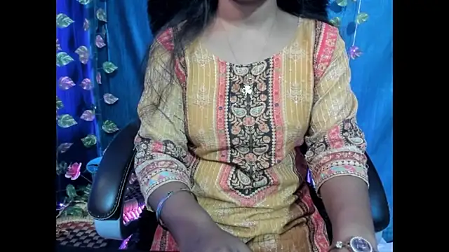 Snapshot of Forever_Love2025 chatting on October 2025 06:22:02 AM Forever Love2025 online show from October 2025 06:22:02 AM