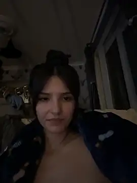 Snapshot of Naughty_CrystalXX chatting on October 2025 12:33:02 AM Naughty CrystalXX online show from October 2025 12:33:02 AM