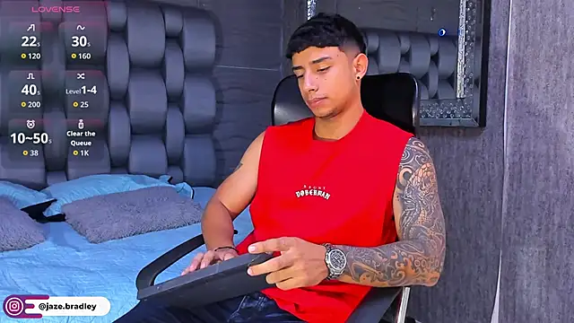 jaze bradley online show from October 2025 11:44:01 AM