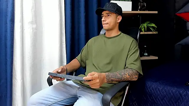 jaze bradley online show from November 2025 11:32:02 AM