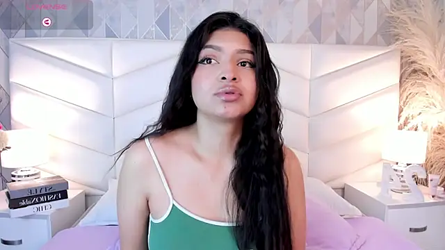 Snapshot of victoria___jonnes chatting on September 2025 12:38:02 PM victoria jonnes online show from September 2025 12:38:02 PM