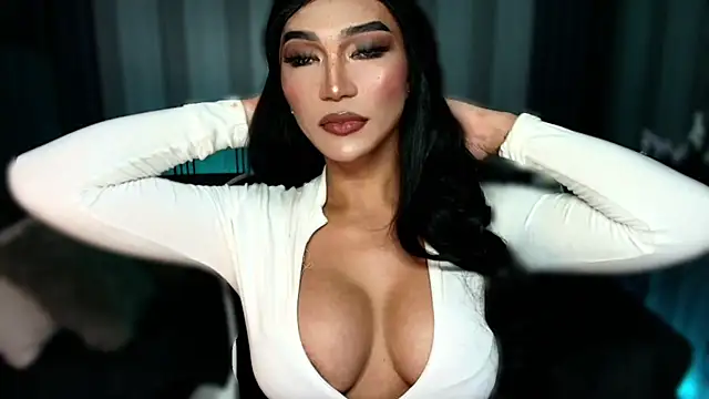 Snapshot of Huntress_xxx chatting on November 2025 02:14:02 AM Huntress xxx online show from November 2025 02:14:02 AM