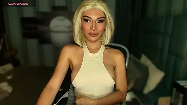 Snapshot of Huntress_xxx chatting on May 2026 01:54:02 AM Huntress xxx online show from May 2026 01:54:02 AM