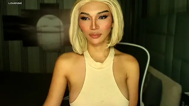 Snapshot of Huntress_xxx chatting on May 2026 06:19:02 AM Huntress xxx online show from May 2026 06:19:02 AM