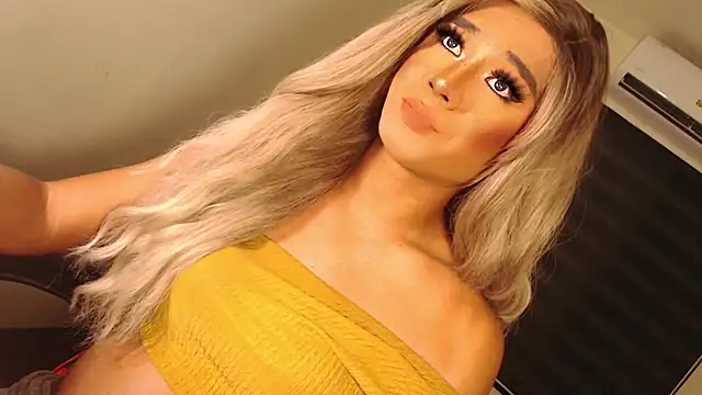 SissifyMeNow online show from October 2025 04:13:02 PM