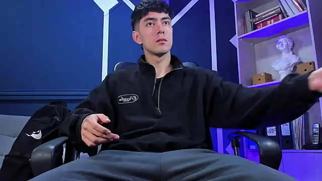 etham wolf  online show from September 2025 12:05:01 PM