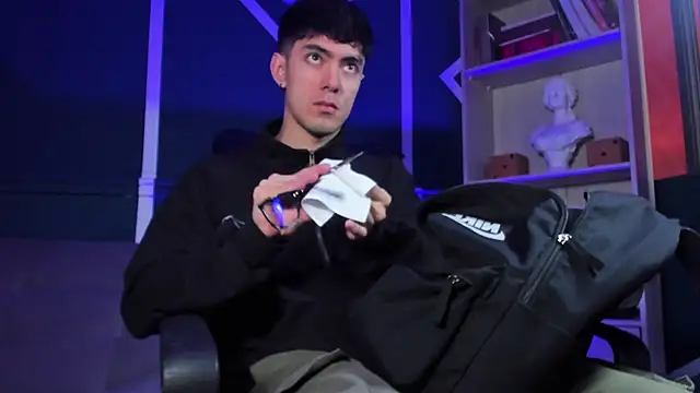 etham wolf  online show from September 2025 12:27:02 PM