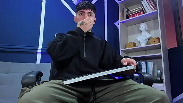 etham wolf  online show from September 2025 12:29:01 PM