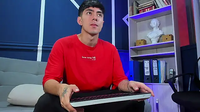 etham wolf  online show from September 2025 12:32:01 PM