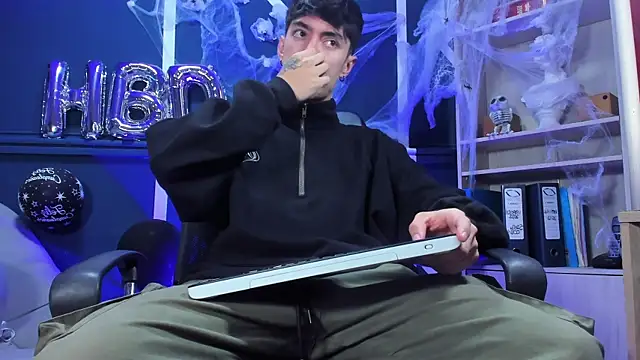 etham wolf  online show from October 2025 12:17:02 PM