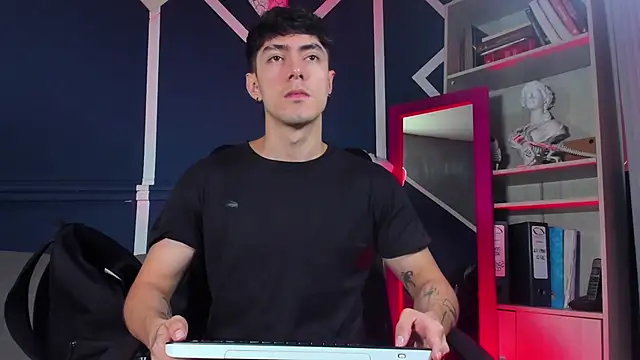 etham wolf  online show from November 2025 11:54:02 AM