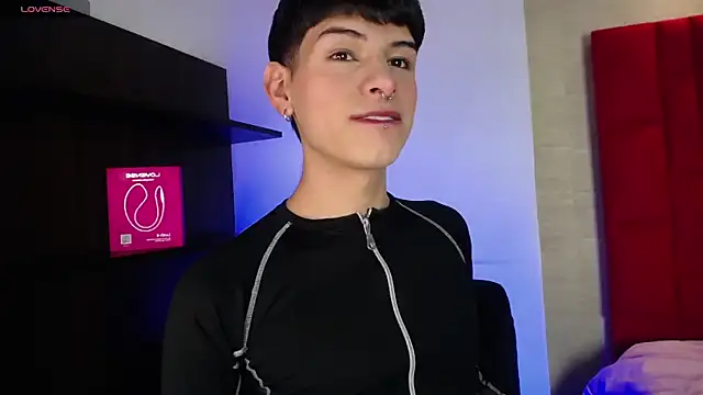 Ezra Storm online show from October 2025 04:46:01 AM