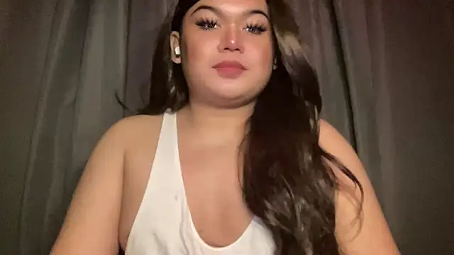 Snapshot of RedHead_Thalia chatting on February 2026 06:26:01 PM RedHead Thalia online show from February 2026 06:26:01 PM