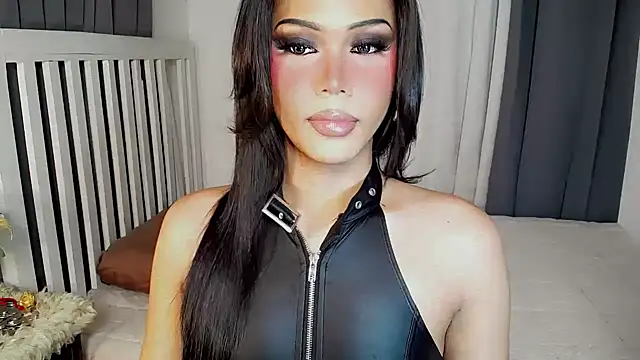 Snapshot of Candicebloom chatting on November 2025 09:18:01 PM Candicebloom online show from November 2025 09:18:01 PM