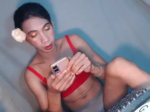 Snapshot of xyourdreamtrans chatting on February 2026 02:10:01 AM xyourdreamtrans online show from February 2026 02:10:01 AM