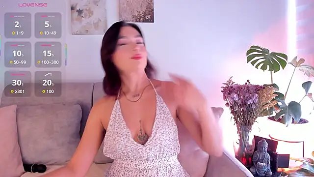 Estrer collins online show from September 2025 07:05:01 PM