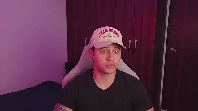 domsantiago  online show from September 2025 01:00:01 AM