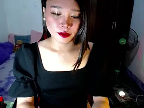 Snapshot of Urassiansweetcummer chatting on May 2026 02:17:01 AM Urassiansweetcummer online show from May 2026 02:17:01 AM