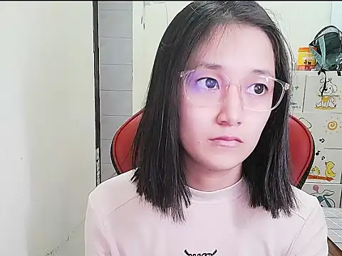 Snapshot of Shulee21 chatting on November 2025 01:04:01 AM Shulee21 online show from November 2025 01:04:01 AM