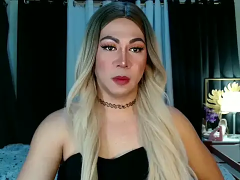 Snapshot of _Carmilla chatting on September 2025 11:33:02 AM  Carmilla online show from September 2025 11:33:02 AM