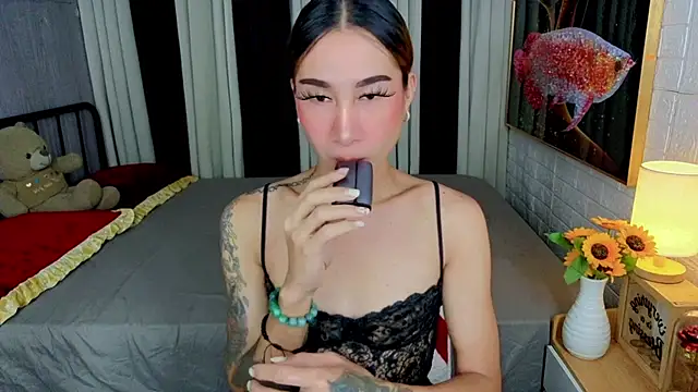 Snapshot of TRANSGODDESSA chatting on November 2025 12:21:01 AM TRANSGODDESSA online show from November 2025 12:21:01 AM