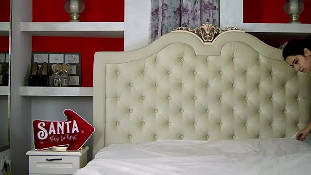 SarraRay online show from November 2025 06:06:02 PM