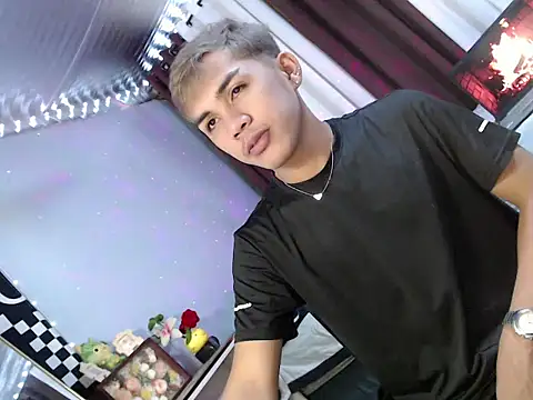 urhot chany online show from July 2026 04:39:02 AM