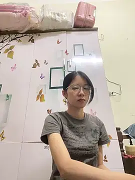 meomeo2k6 online show from October 2025 01:47:02 PM