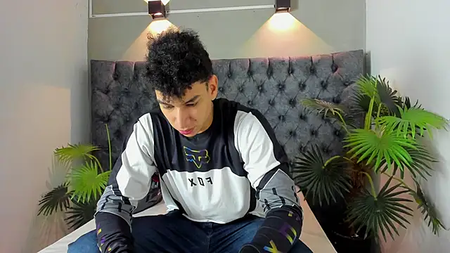 Snapshot of ALAN_REDINGER chatting on October 2025 01:23:01 PM ALAN REDINGER online show from October 2025 01:23:01 PM