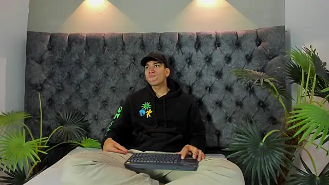 Snapshot of ALAN_REDINGER chatting on October 2025 01:00:01 PM ALAN REDINGER online show from October 2025 01:00:01 PM