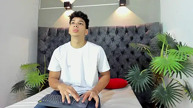 Snapshot of ALAN_REDINGER chatting on October 2025 12:59:01 PM ALAN REDINGER online show from October 2025 12:59:01 PM