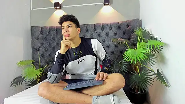 Snapshot of ALAN_REDINGER chatting on October 2025 01:40:02 PM ALAN REDINGER online show from October 2025 01:40:02 PM