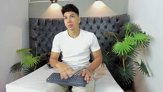 Snapshot of ALAN_REDINGER chatting on October 2025 01:02:02 PM ALAN REDINGER online show from October 2025 01:02:02 PM