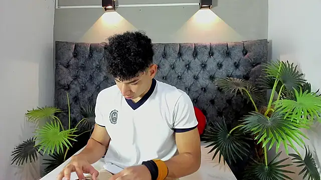 Snapshot of ALAN_REDINGER chatting on November 2025 01:21:02 PM ALAN REDINGER online show from November 2025 01:21:02 PM