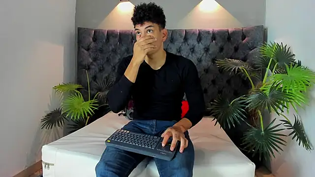 Snapshot of ALAN_REDINGER chatting on November 2025 01:18:02 PM ALAN REDINGER online show from November 2025 01:18:02 PM