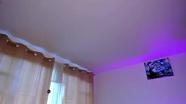 Shophie thoopson online show from October 2025 12:19:02 PM