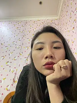 D2sweet online show from November 2025 03:47:01 PM